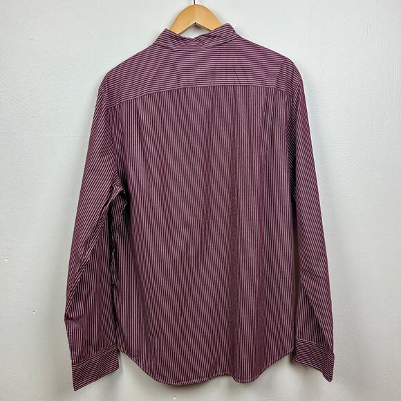 American Eagle Men’s Classic Fit Button Down Shirt Burgundy Sz Large - Picture 2 of 6